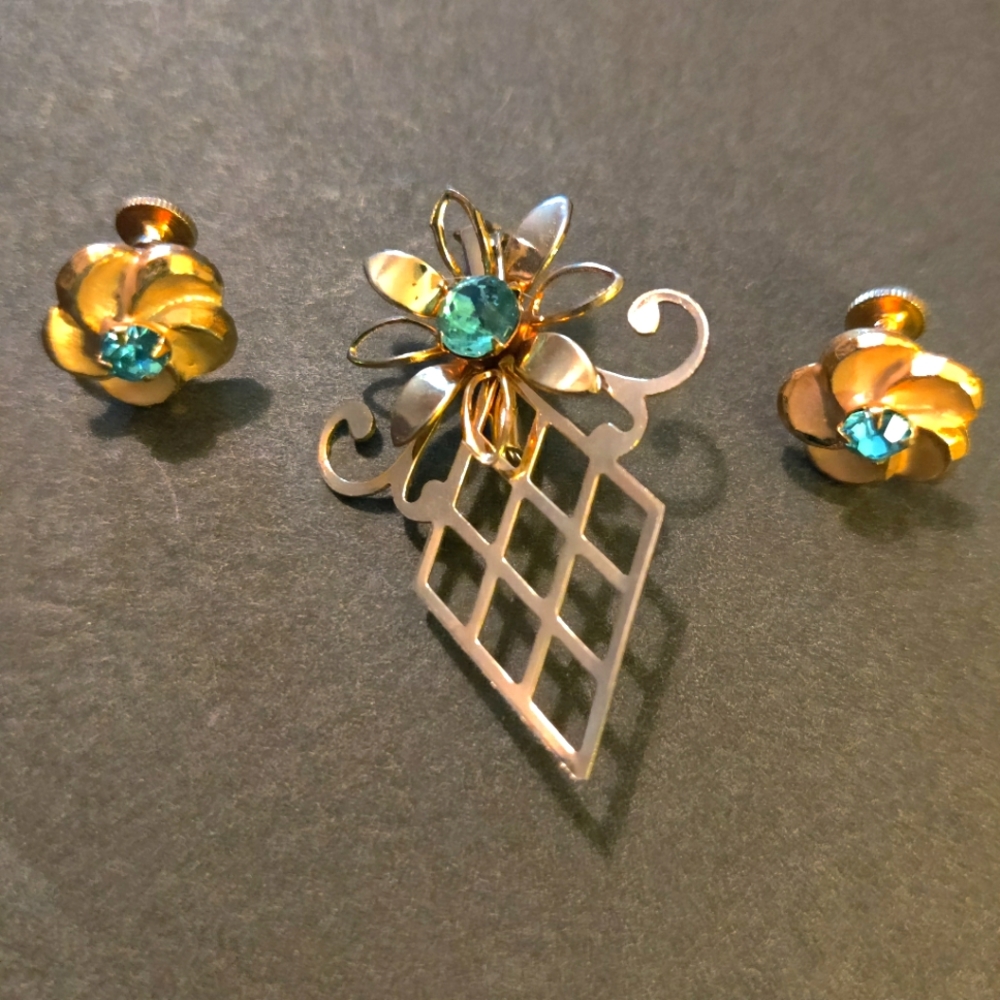 Estate blue flower brooch and earrings set